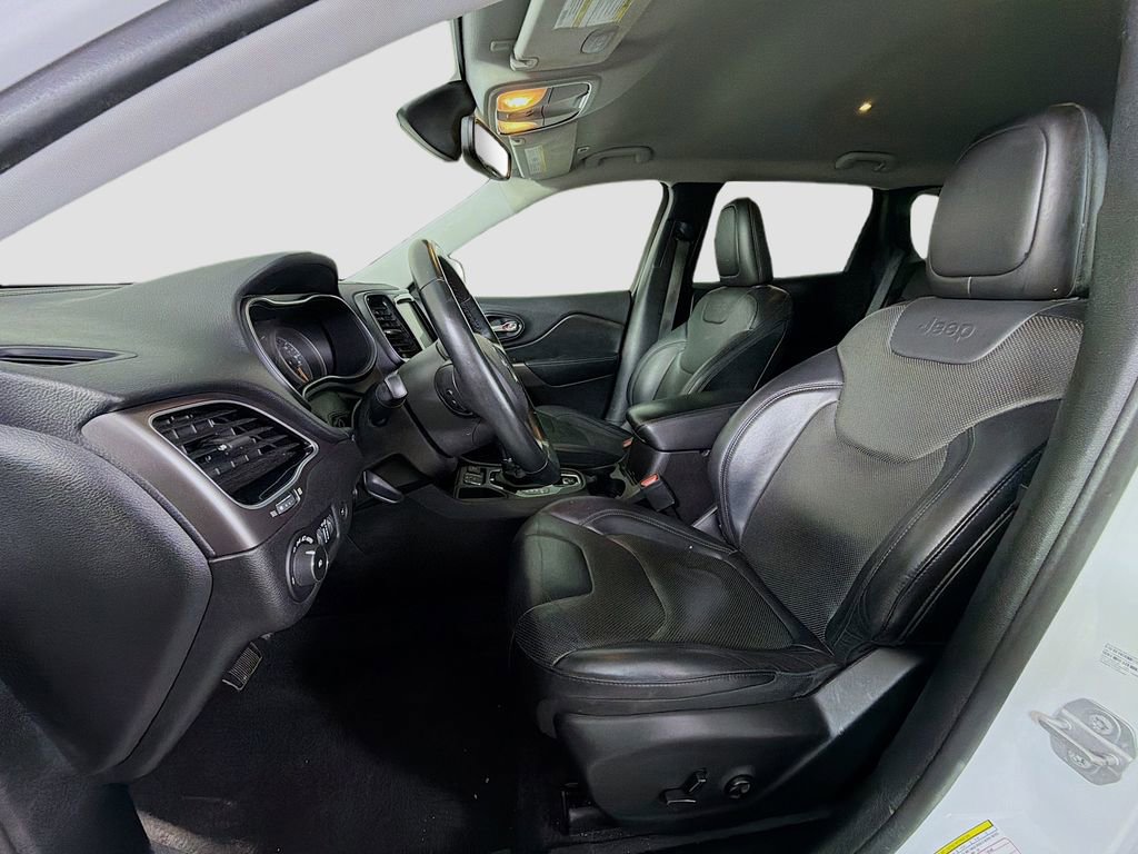 Used 2019 Jeep Cherokee Limited image 13