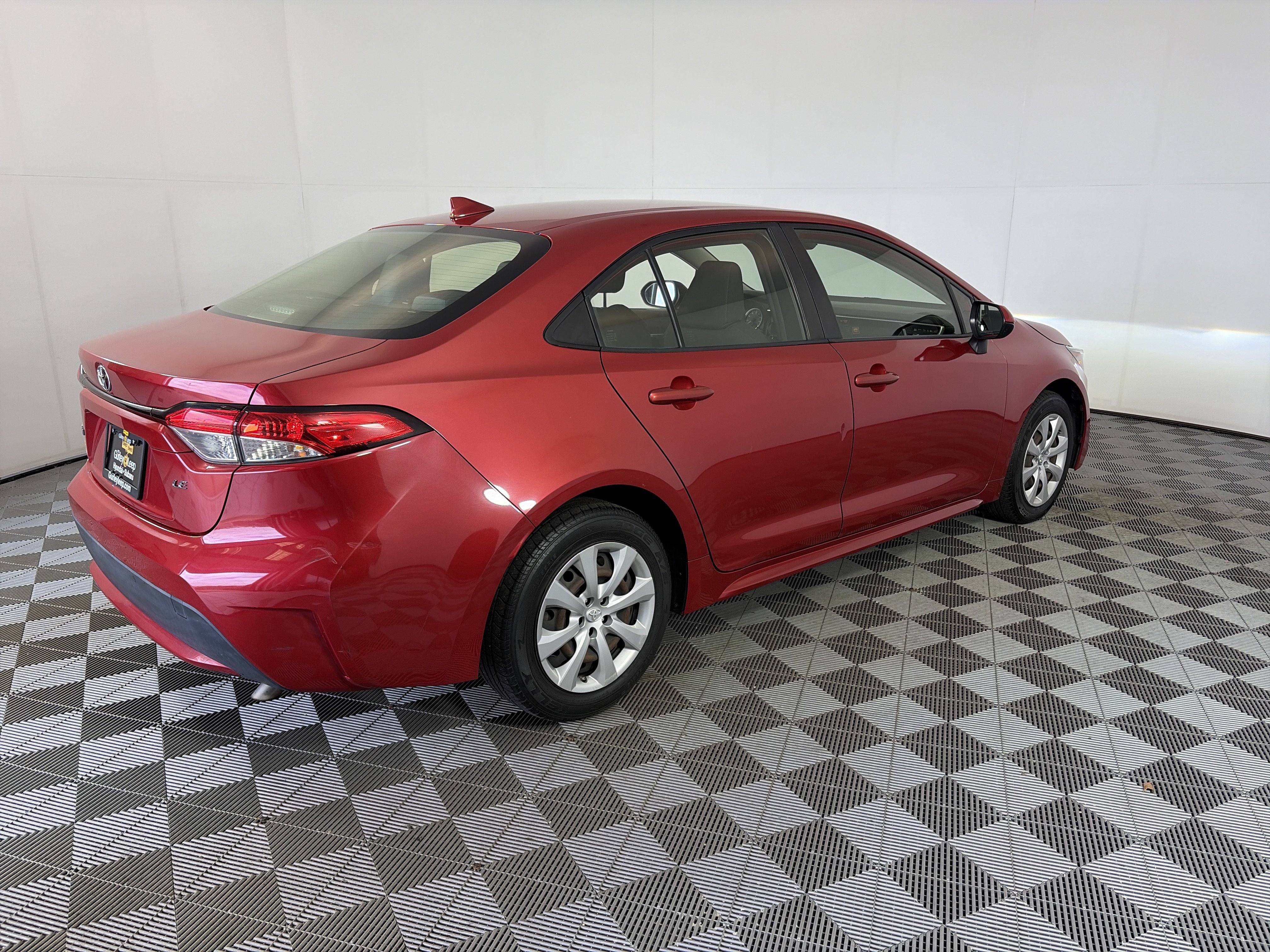 Used 2020 Toyota Corolla LE image 10