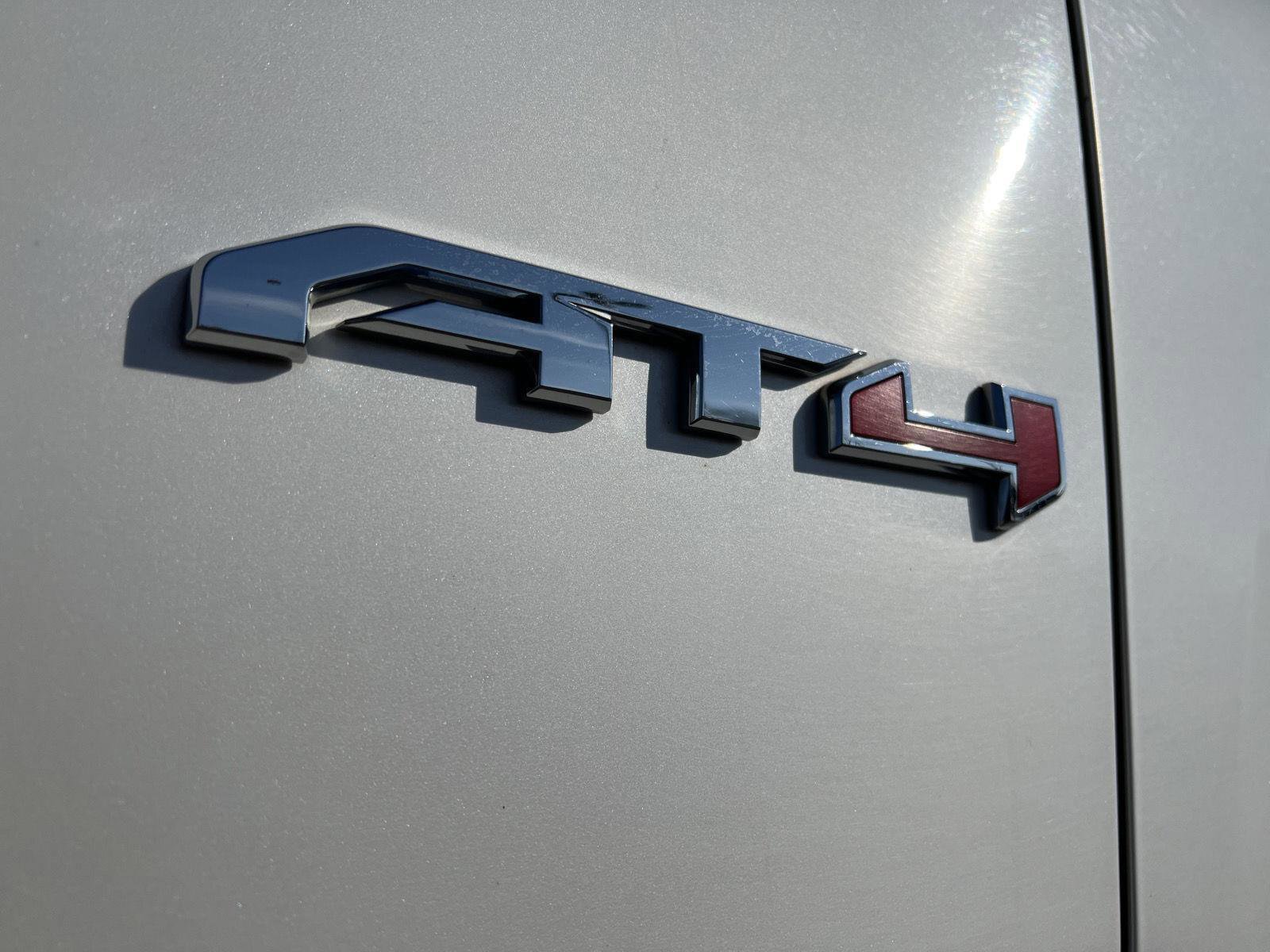 Used 2022 GMC Yukon AT4 image 3