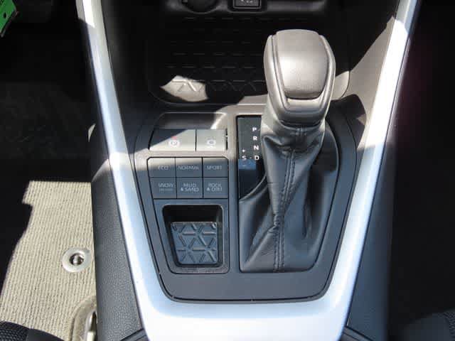 Used 2024 Toyota RAV4 LE AWD/4WD image 21
