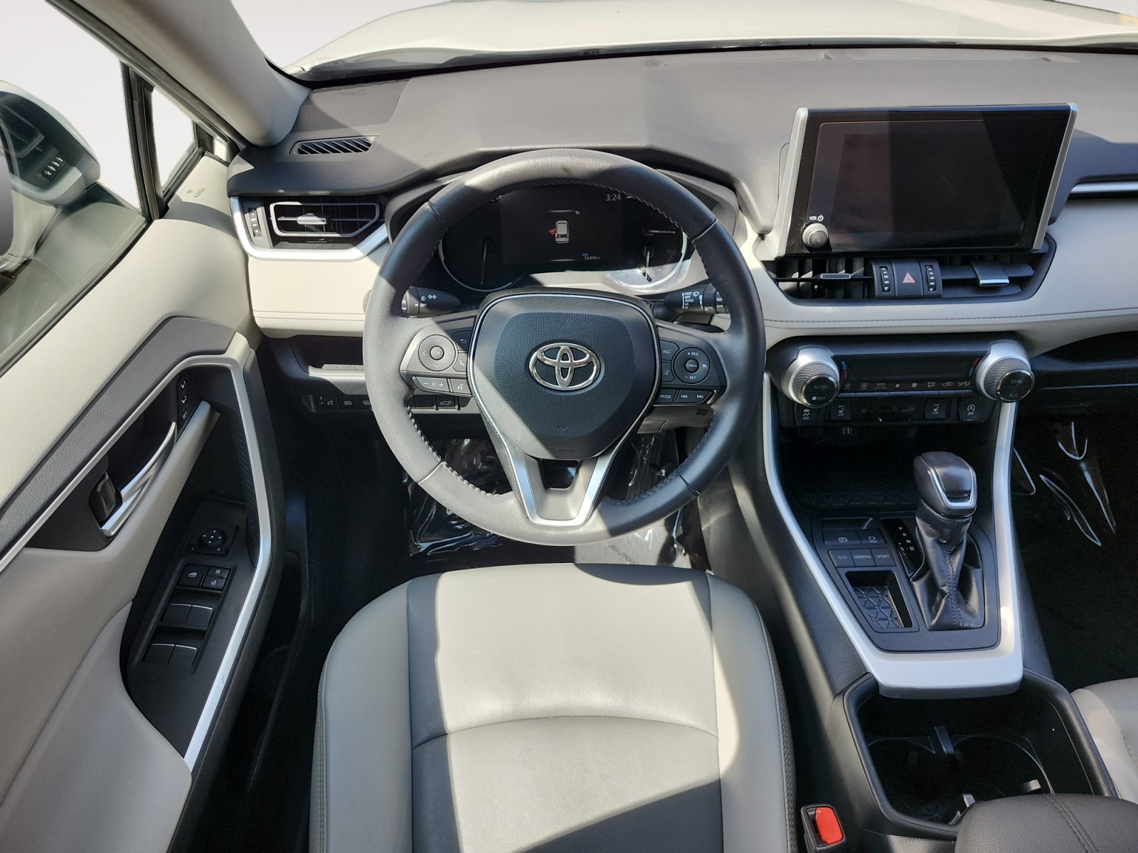 Used 2023 Toyota RAV4 XLE Premium FWD image 10