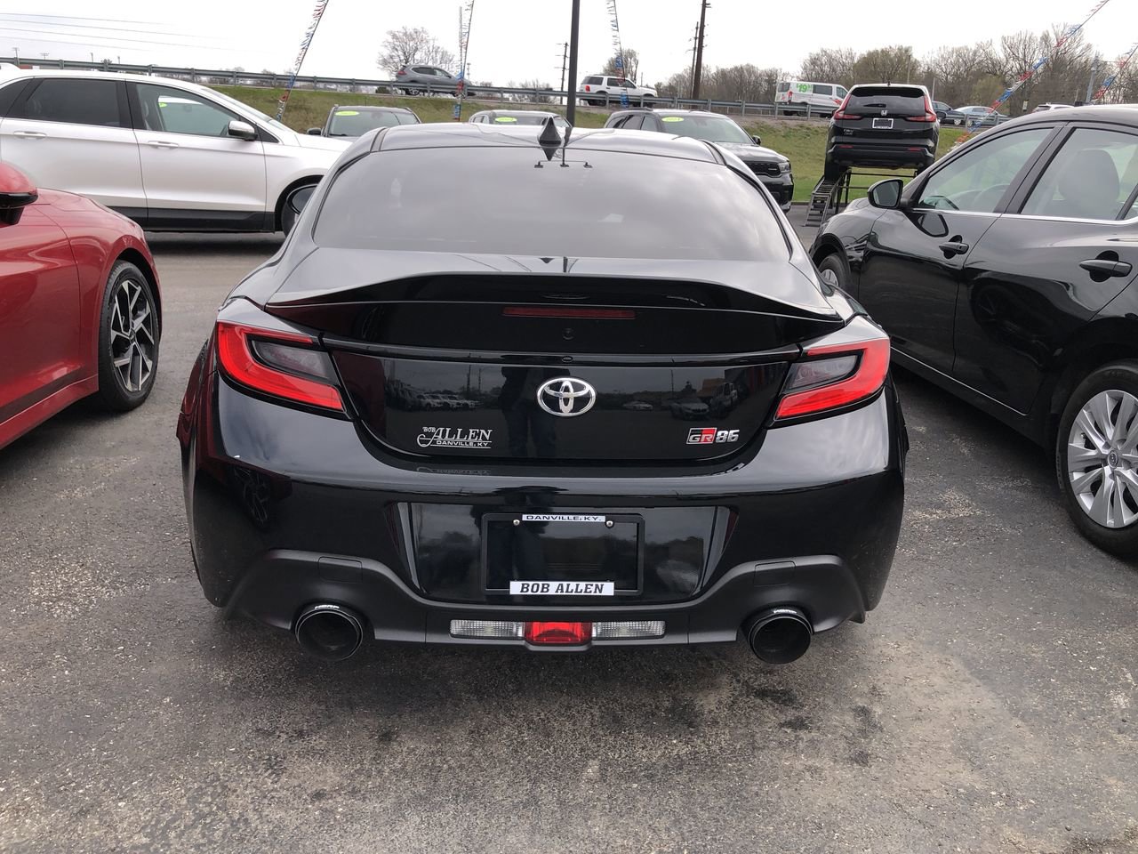 Used 2023 Toyota GR86 Premium w/ ALL Weather Mat Package (TMS) image 11