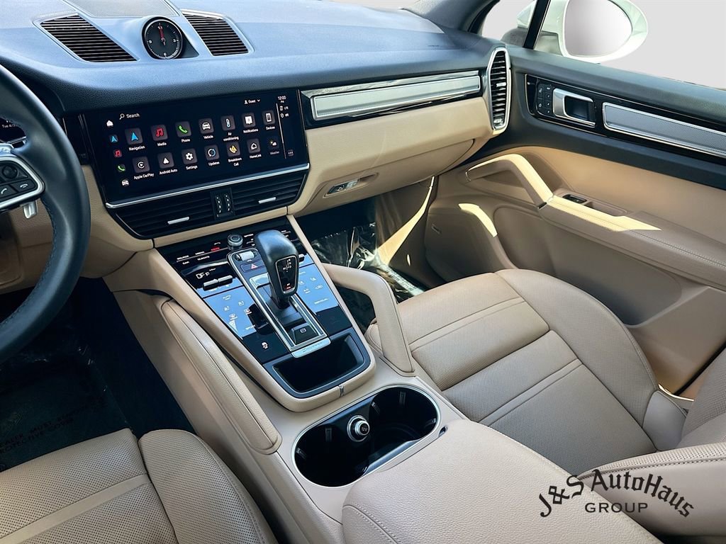 Used 2022 Porsche Cayenne Platinum Edition AWD/4WD image 30