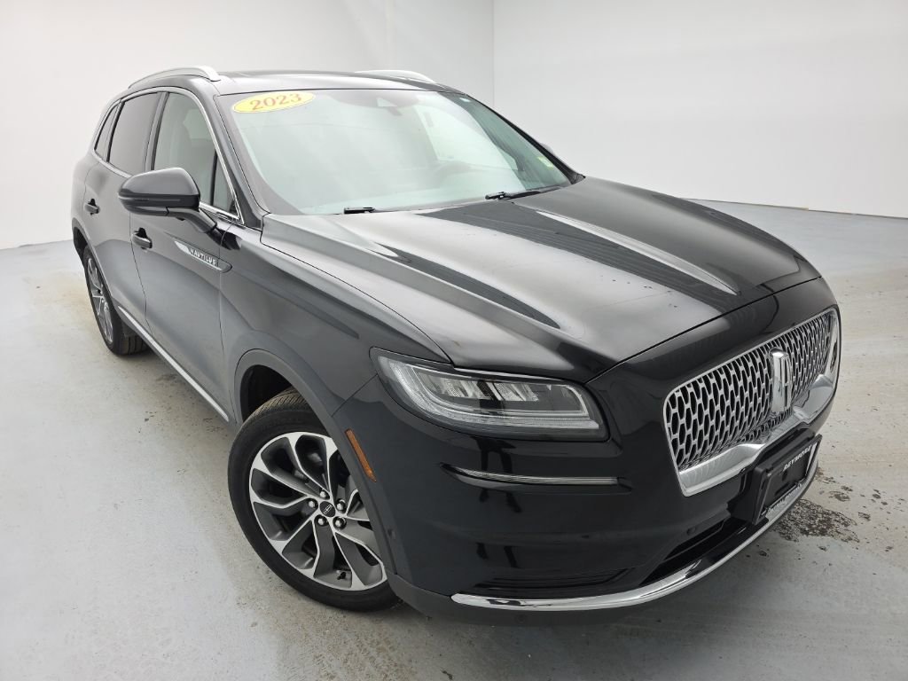 Used 2023 Lincoln Nautilus Reserve w/ Equipment Group 201A image 3