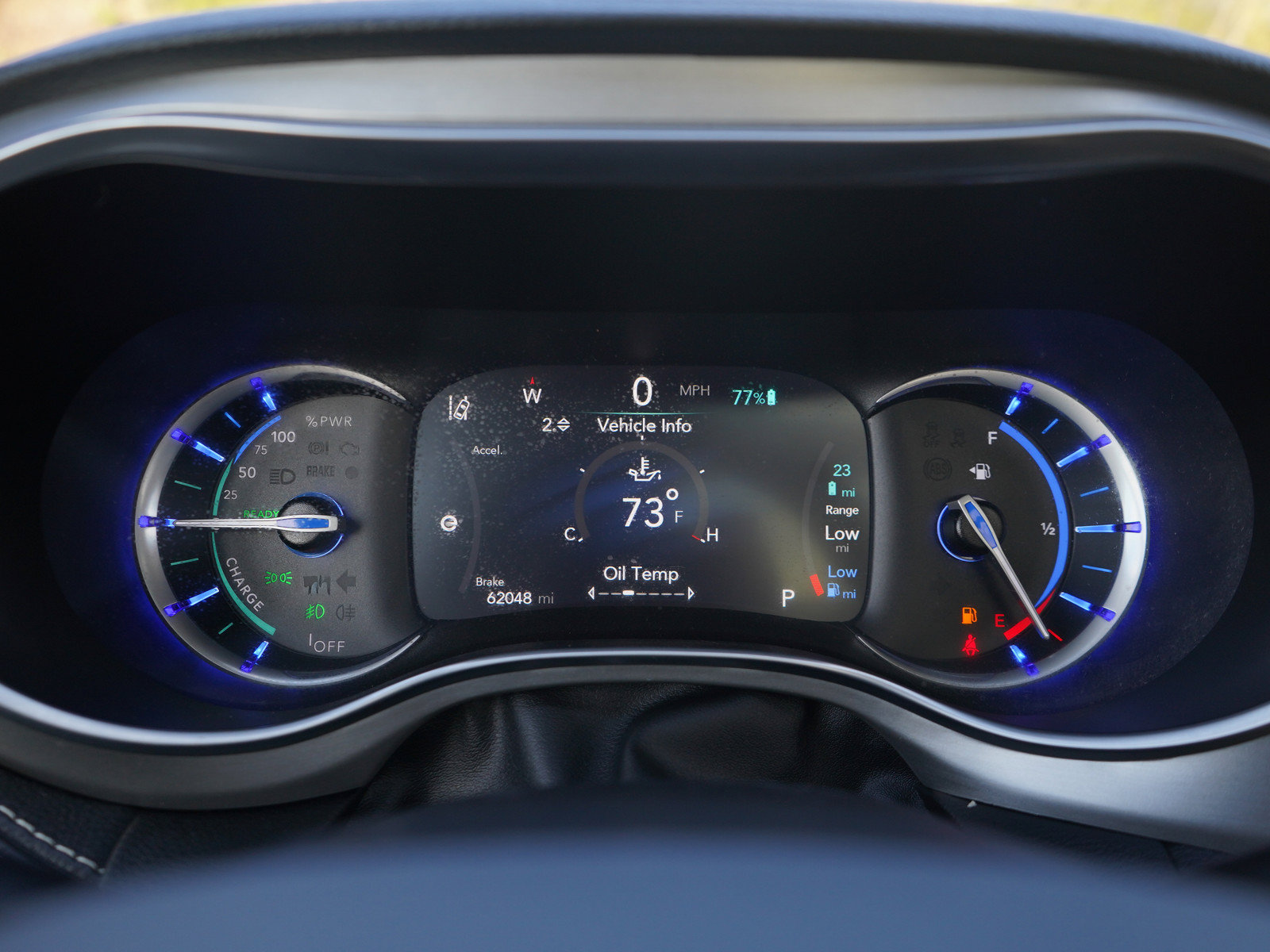 Used 2024 Chrysler Pacifica Premium FWD image 30