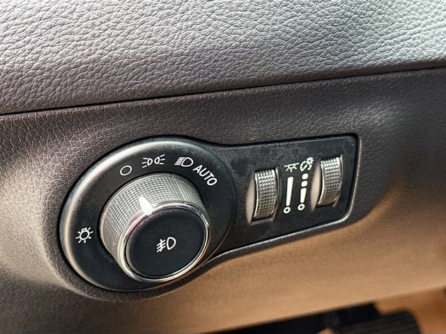 Used 2018 Jeep Compass Latitude image 11