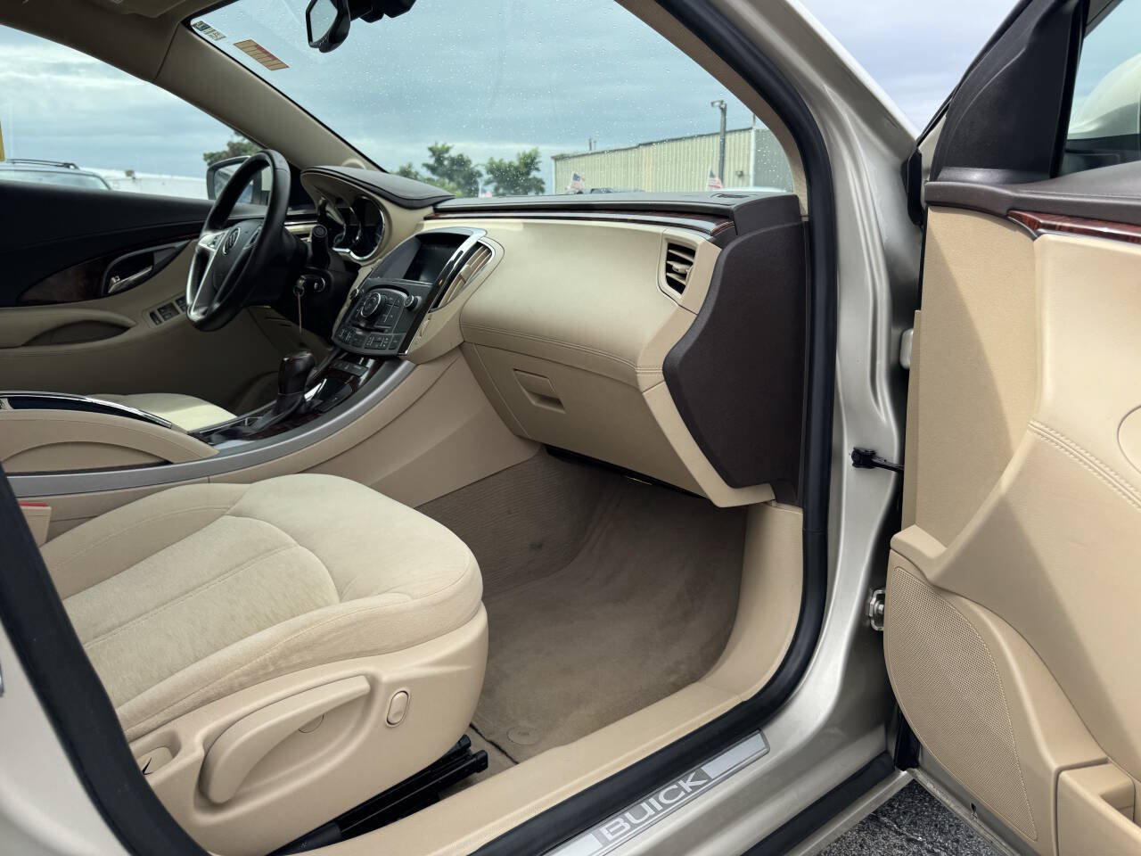Used 2013 Buick LaCrosse FWD image 32