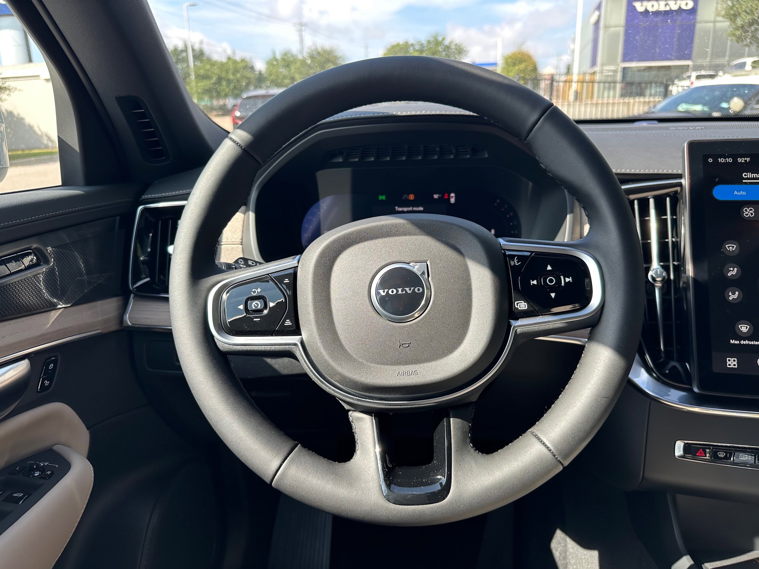 Used 2026 Volvo XC90 B6 Plus w/ Protection Package Premier AWD/4WD image 15