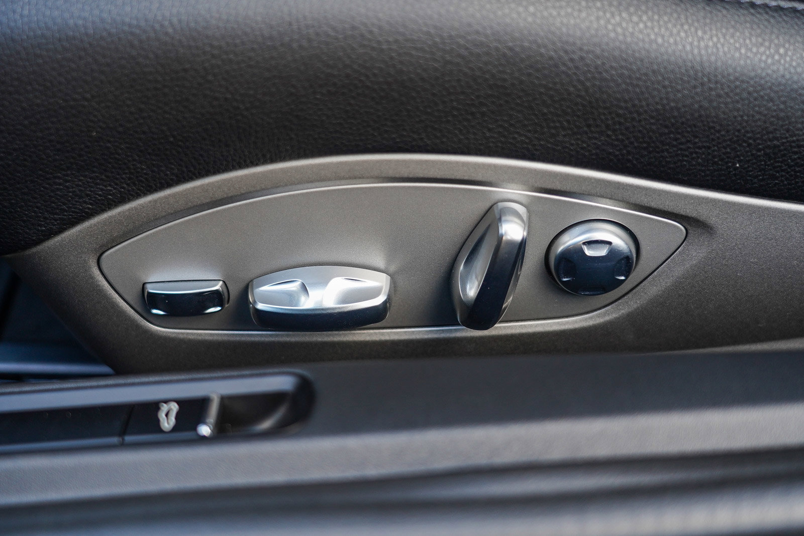 Used 2025 Porsche 718 Cayman S image 48