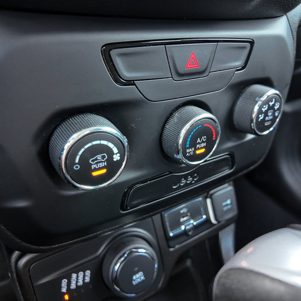Used 2019 Jeep Renegade Sport AWD/4WD image 16