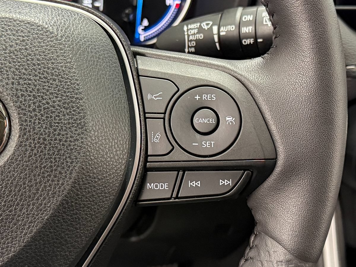 Used 2023 Toyota RAV4 XLE Premium AWD/4WD image 18