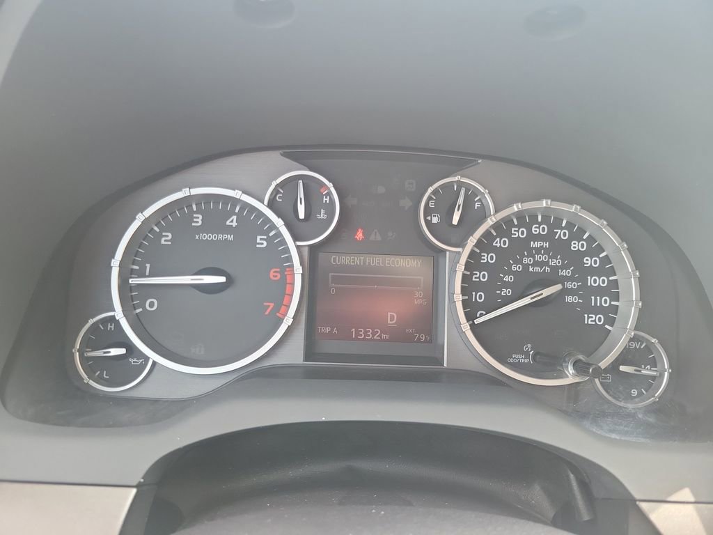 Used 2016 Toyota Tundra SR5 w/ SR5 Upgrade Package RWD image 22