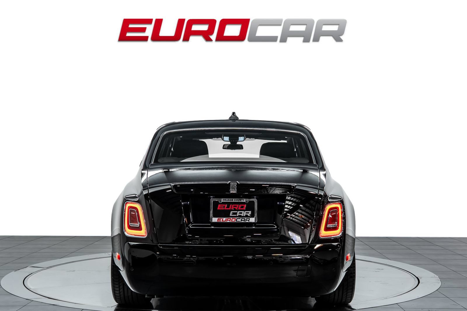 Used 2022 Rolls-Royce Phantom Sedan RWD image 5