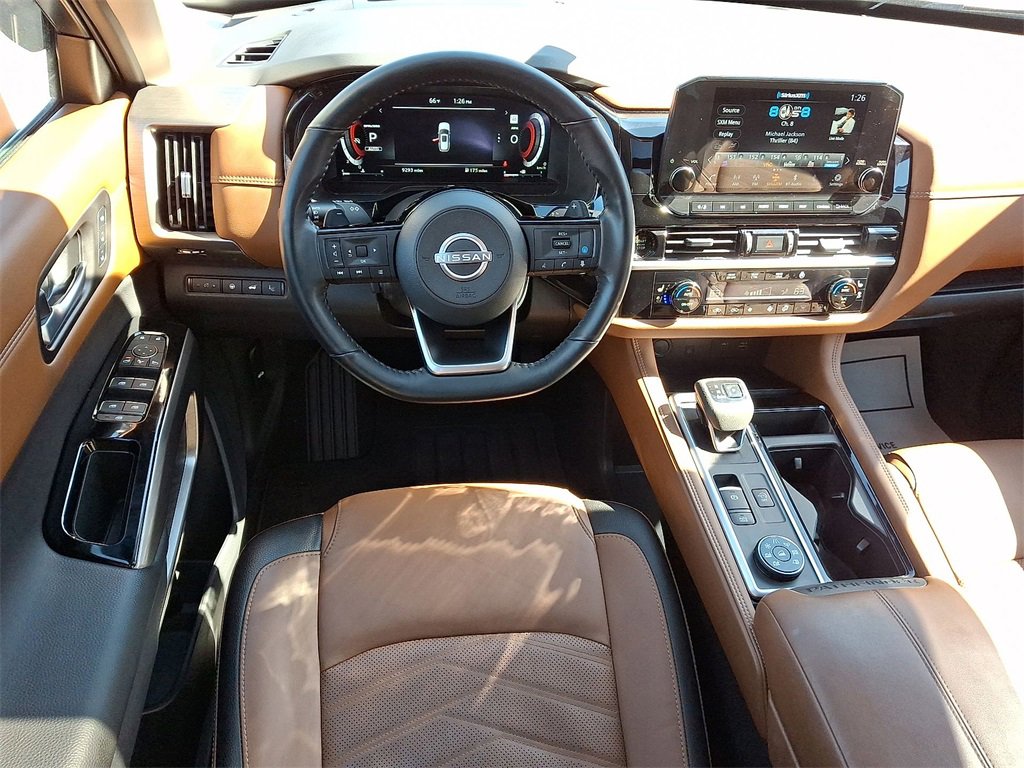 Used 2025 Nissan Pathfinder Platinum w/ Black Appearance Package image 21