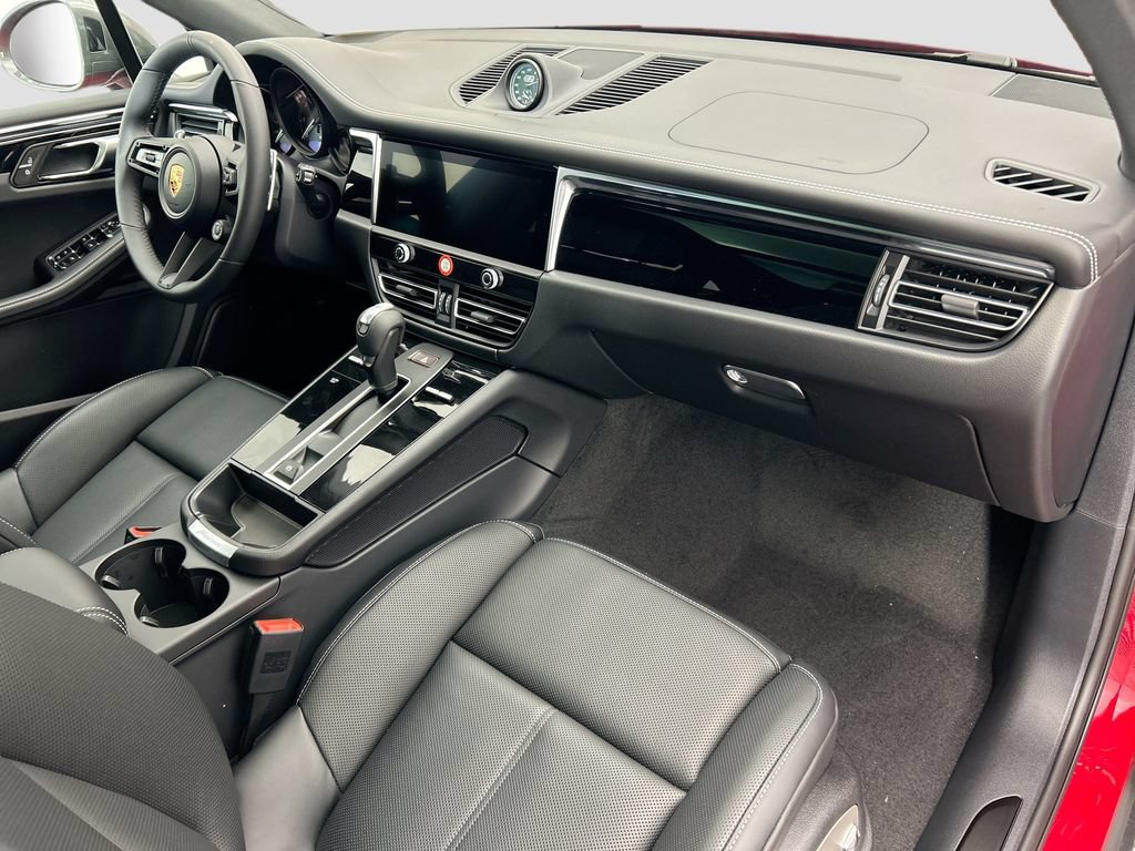Used 2026 Porsche Macan AWD/4WD image 20