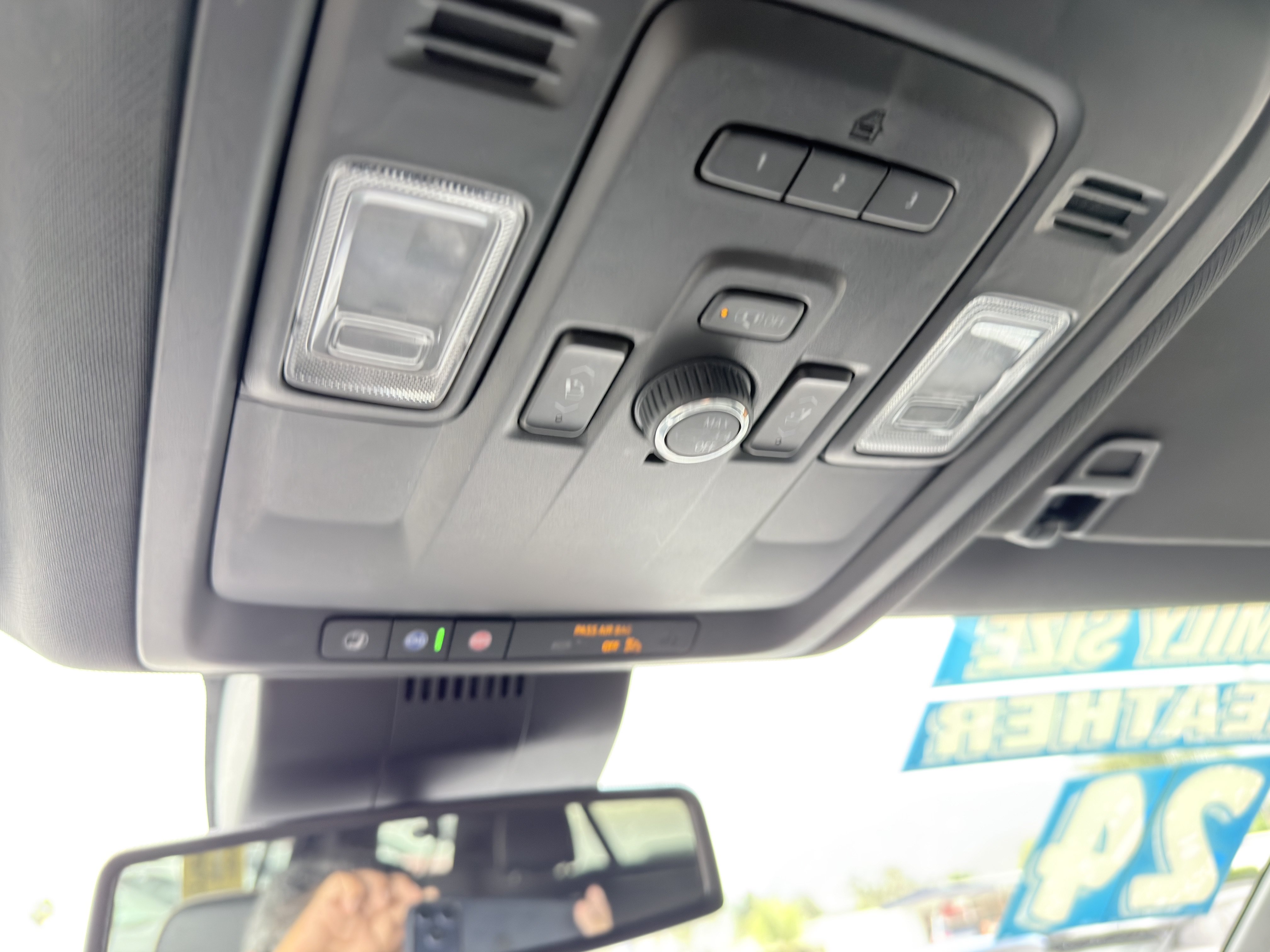 Used 2024 Chevrolet Suburban Premier AWD/4WD image 37