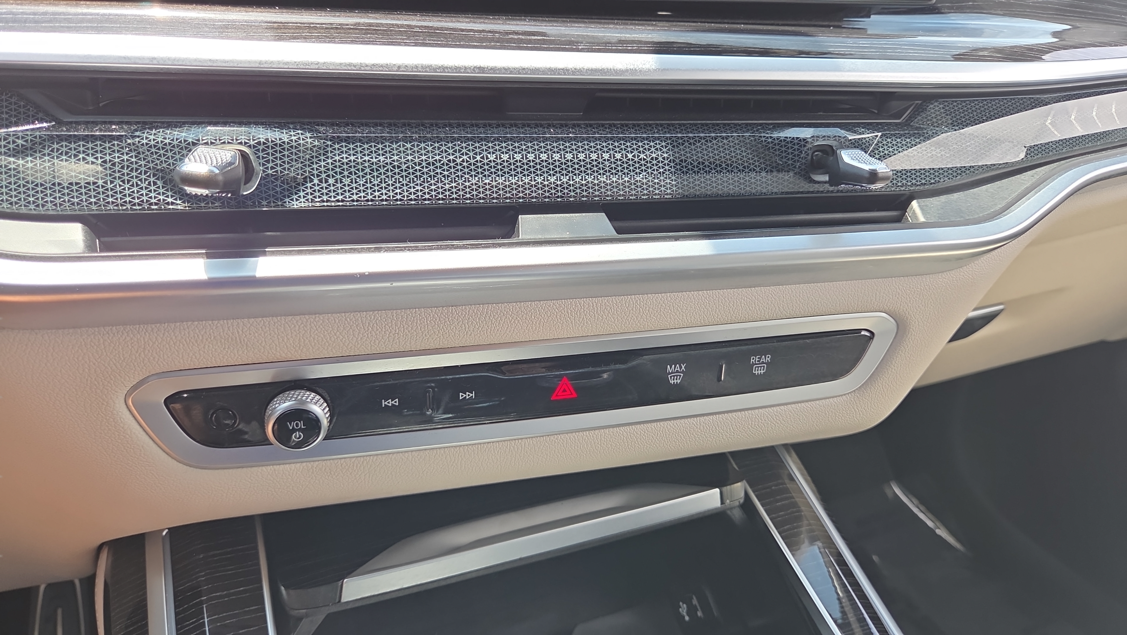 Certified 2024 BMW X7 xDrive40i w/ Executive Package AWD/4WD image 31