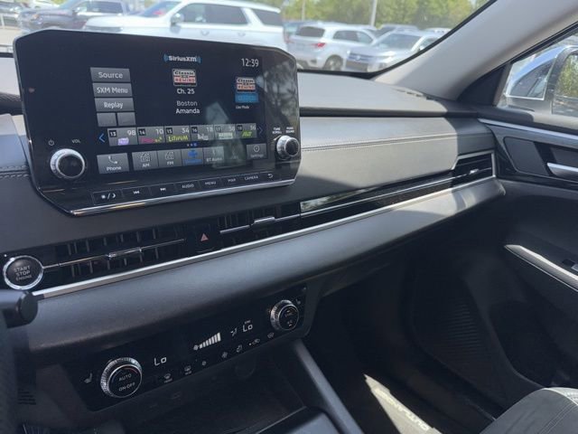 Used 2022 Mitsubishi Outlander SE image 11