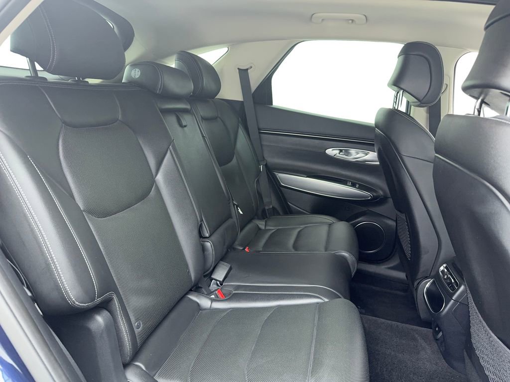 Used 2024 Genesis GV70 2.5T w/ Select Package image 17