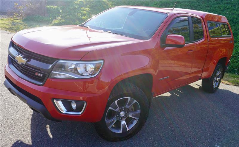 Used 2017 Chevrolet Colorado Z71 AWD/4WD image 2