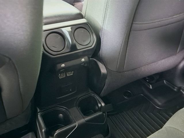 Used 2018 Jeep Wrangler Unlimited Sahara AWD/4WD image 23