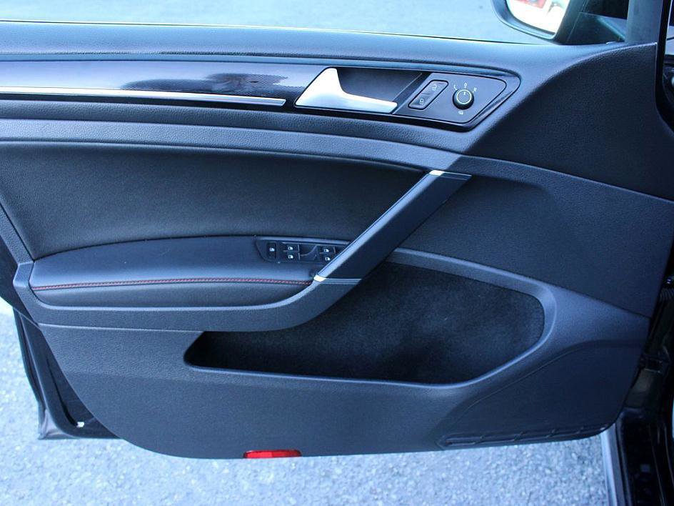 Used 2015 Volkswagen GTI Autobahn w/ Lighting Package (SEL) image 9