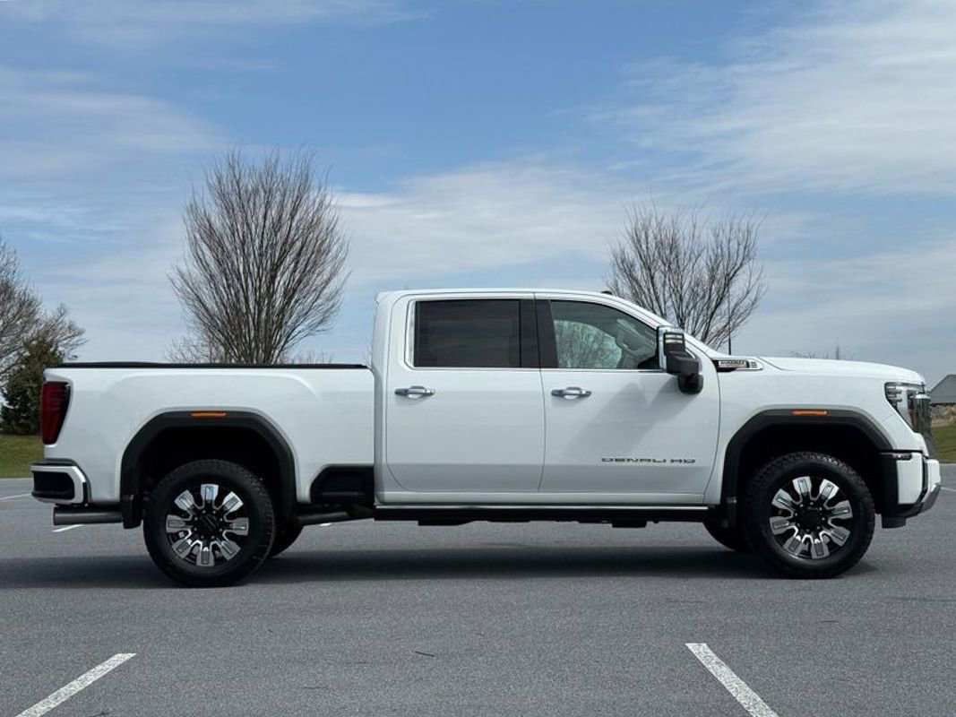 Used 2025 GMC Sierra 3500 Denali w/ Denali Reserve Package image 8