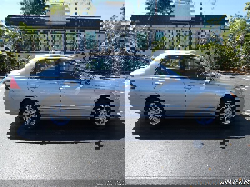 Used 2007 Honda Accord SE image 2