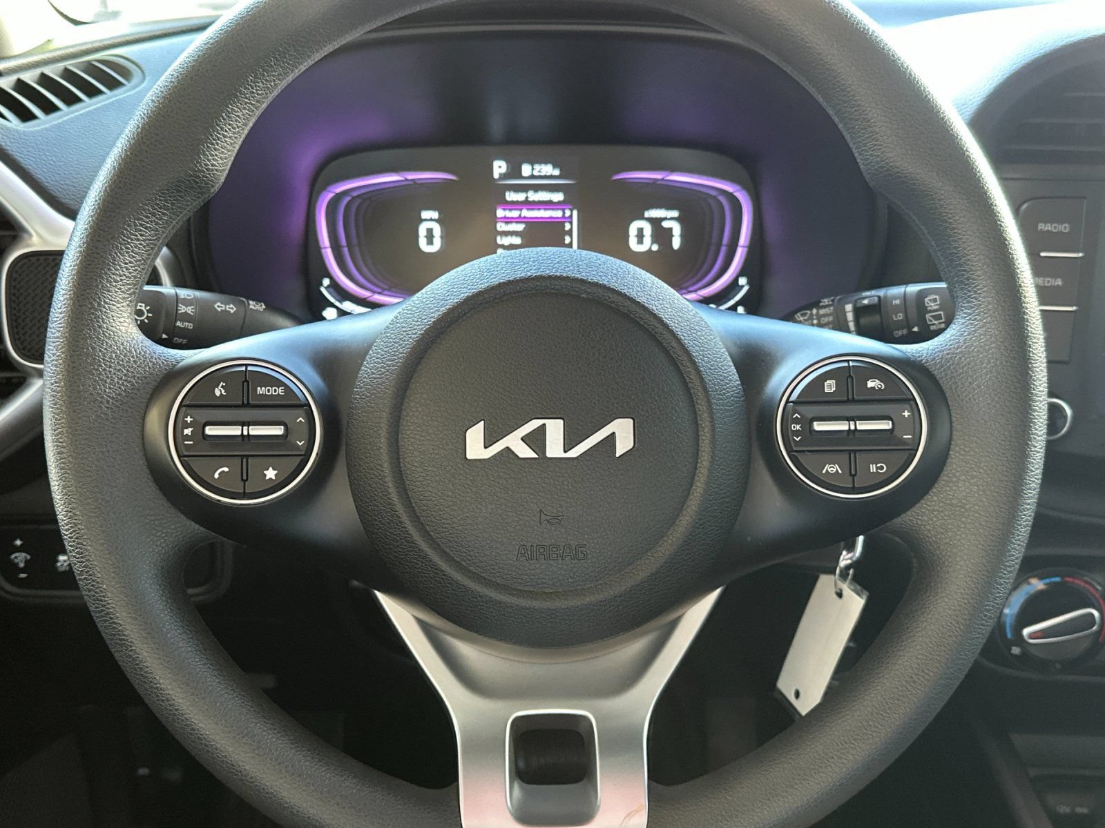 Used 2025 Kia Soul LX w/ LX Technology Package FWD image 22