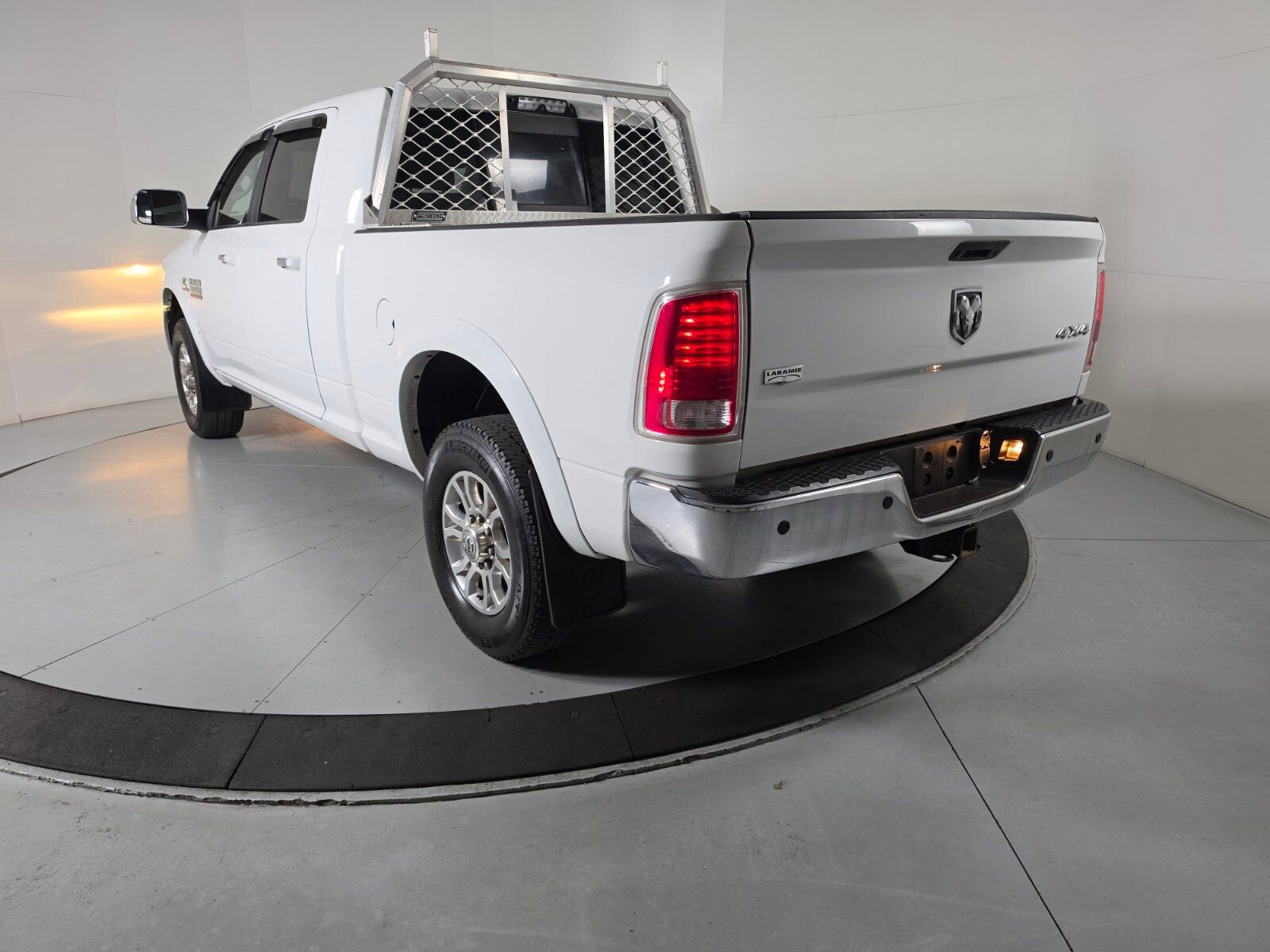 Used 2014 RAM 3500 Laramie AWD/4WD image 3