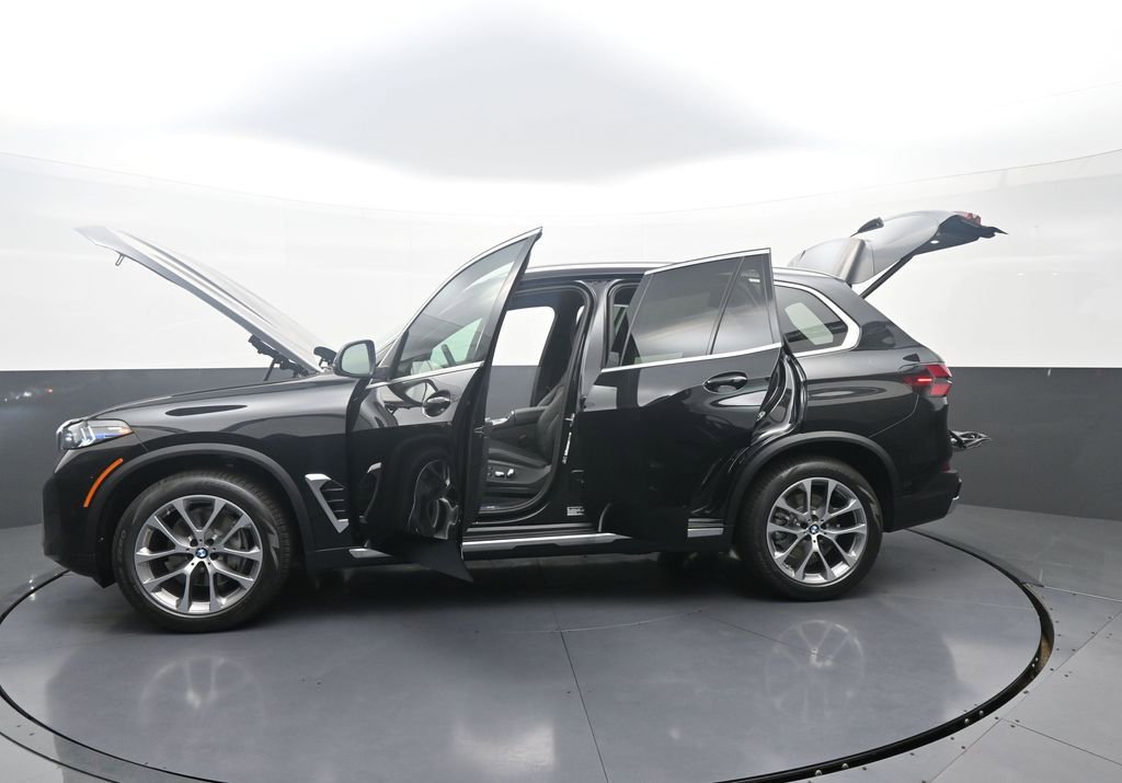 New 2026 BMW X5 xDrive40i w/ Premium Package image 40
