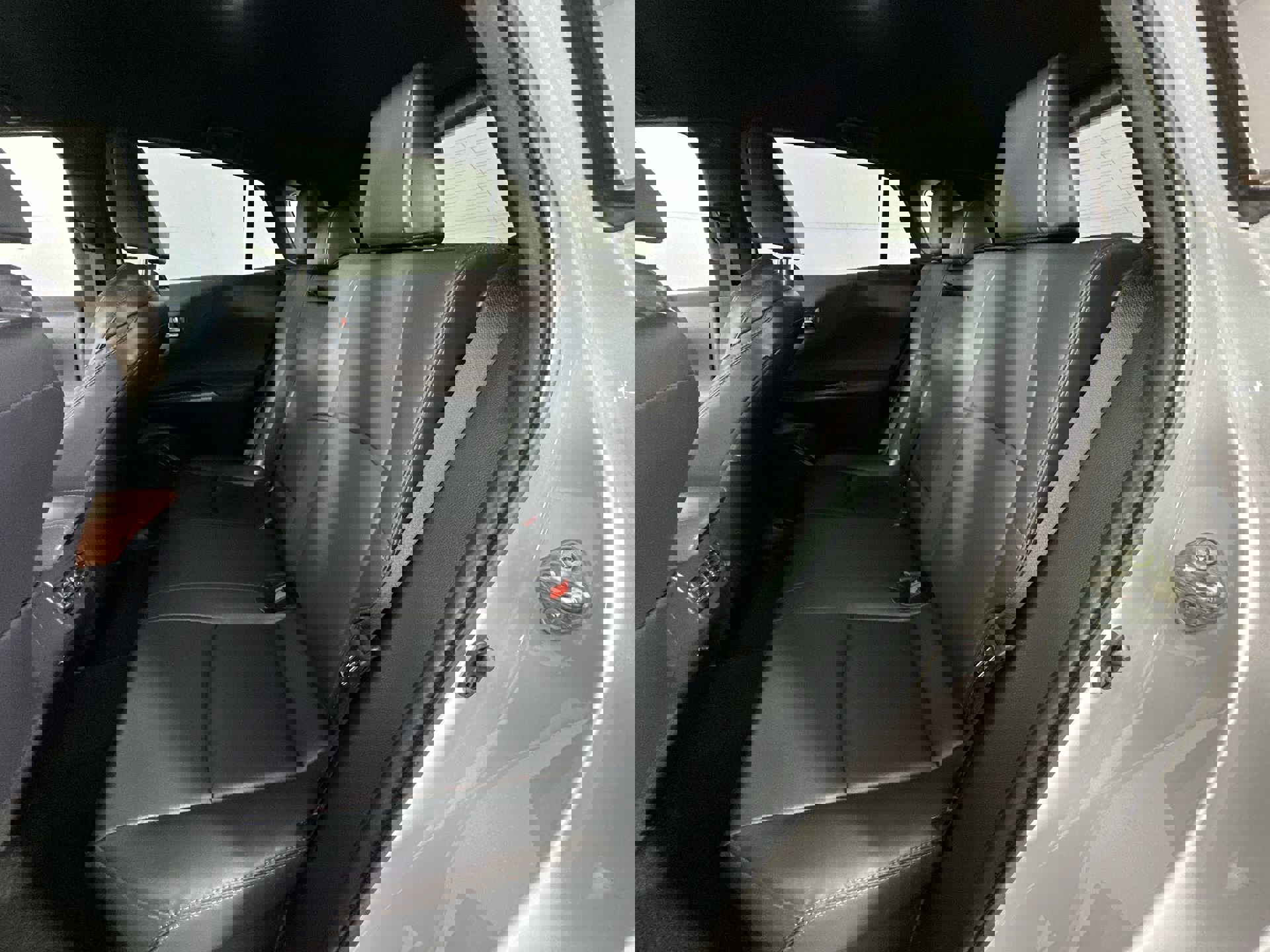 Used 2023 Toyota Venza Limited image 27