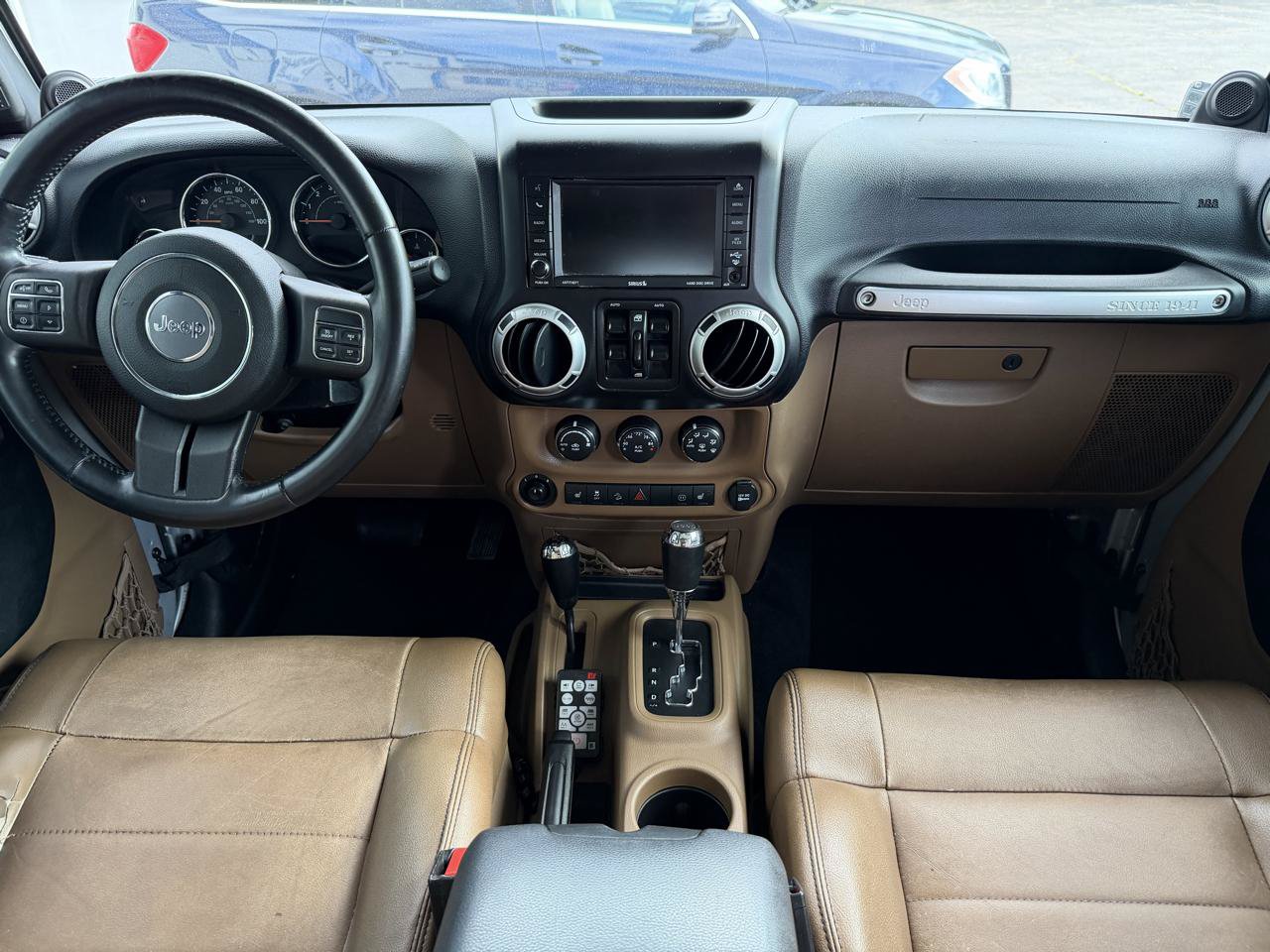 Used 2012 Jeep Wrangler Unlimited Sahara w/ Dual Top Group AWD/4WD image 22