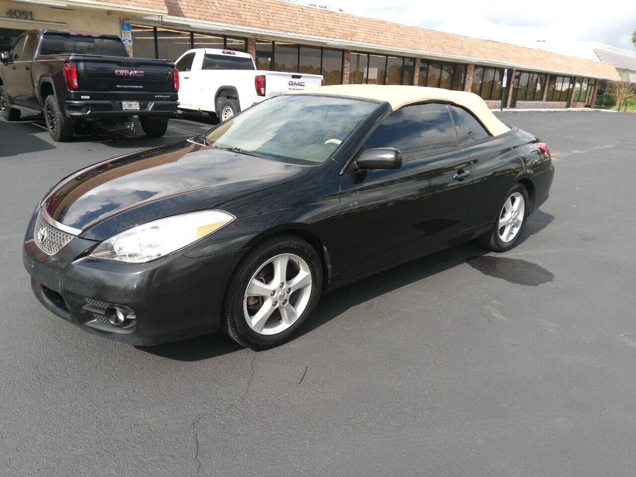 Used 2007 Toyota Solara SLE image 2