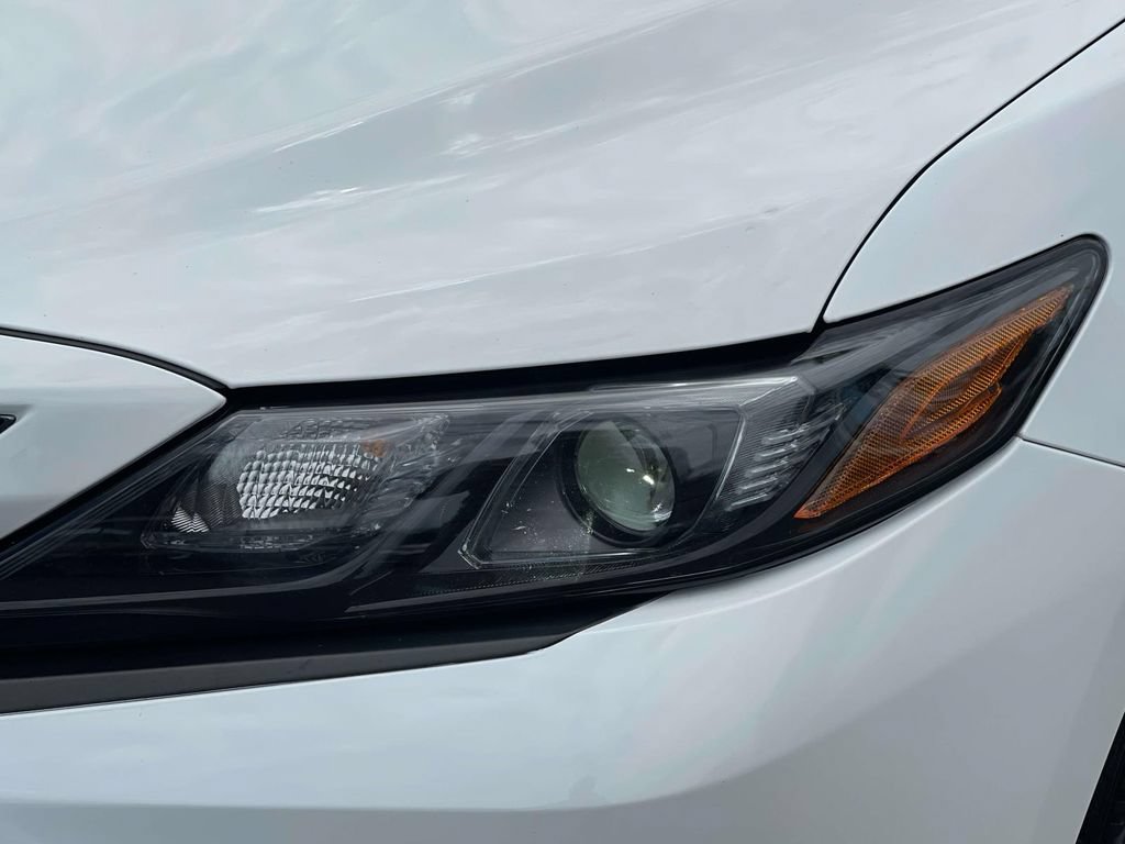 Used 2024 Toyota Camry SE FWD image 11