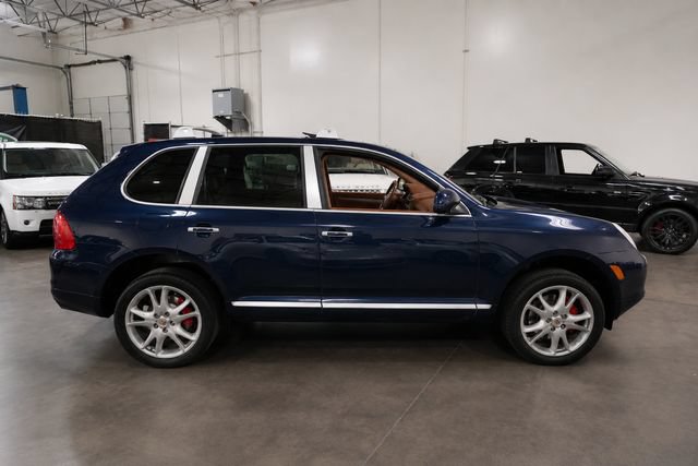Used 2005 Porsche Cayenne Turbo AWD/4WD image 5