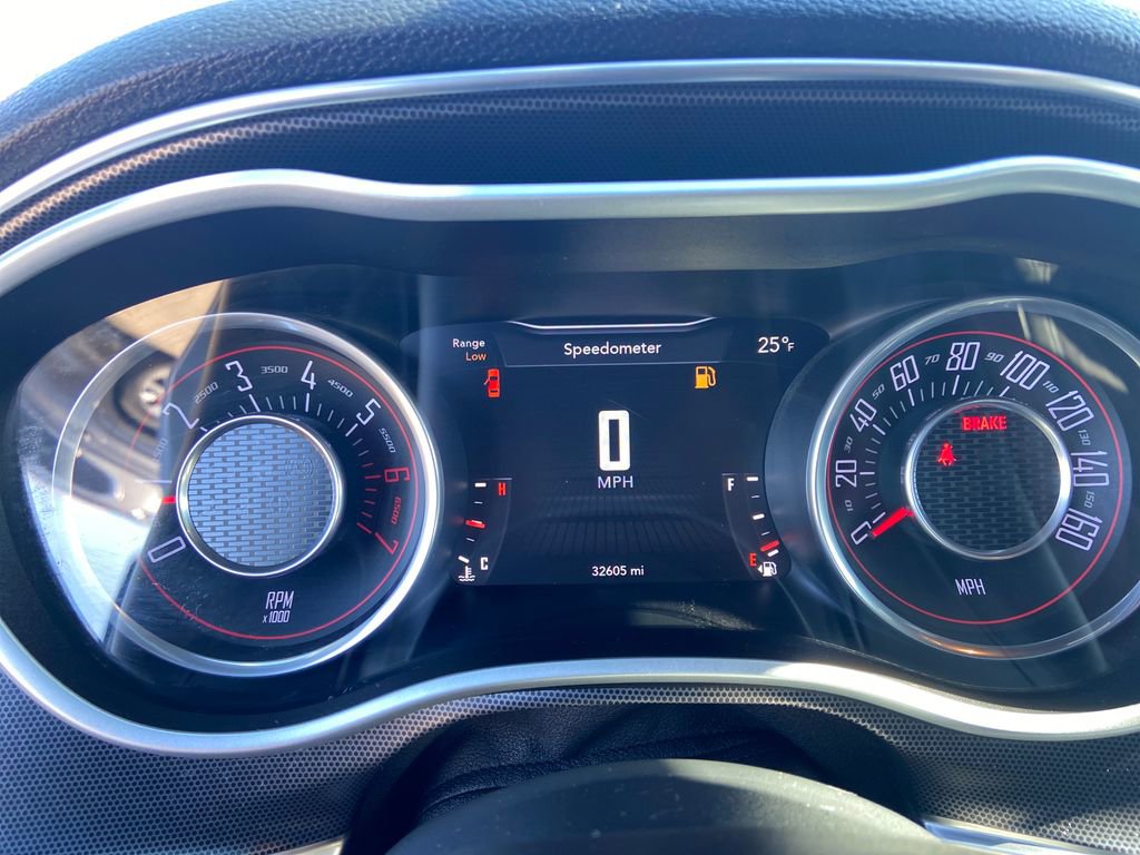 Used 2015 Dodge Challenger R/T Plus RWD image 23