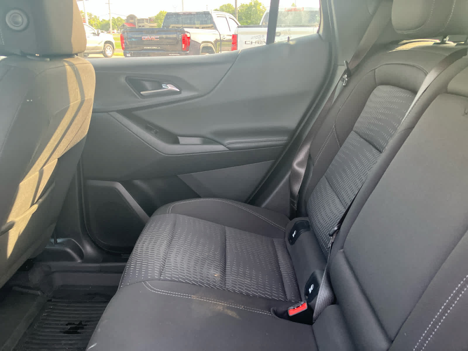 Used 2025 Chevrolet Equinox LT w/ Safety and Technology Package FWD image 34