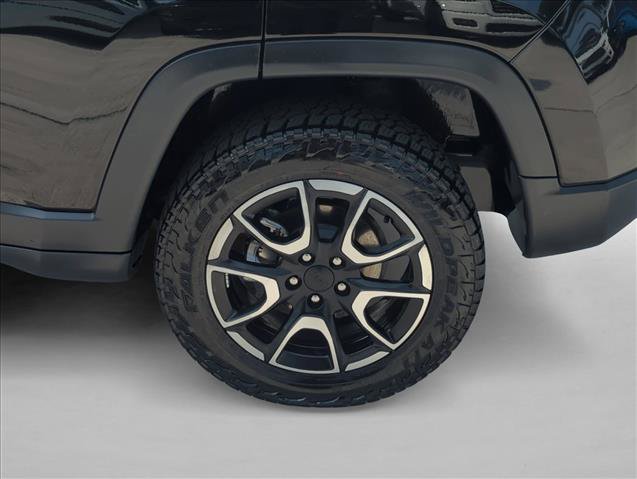 Used 2024 Jeep Compass Trailhawk AWD/4WD image 25