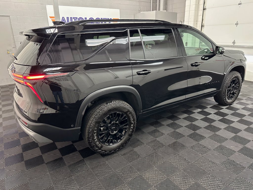 Used 2025 Chevrolet Traverse Z71 w/ Enhanced Driving Package AWD/4WD image 10