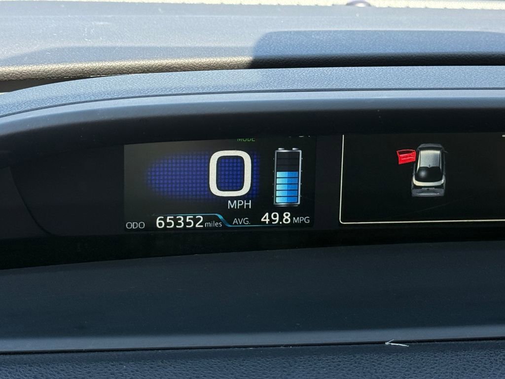 Used 2022 Toyota Prius LE image 28