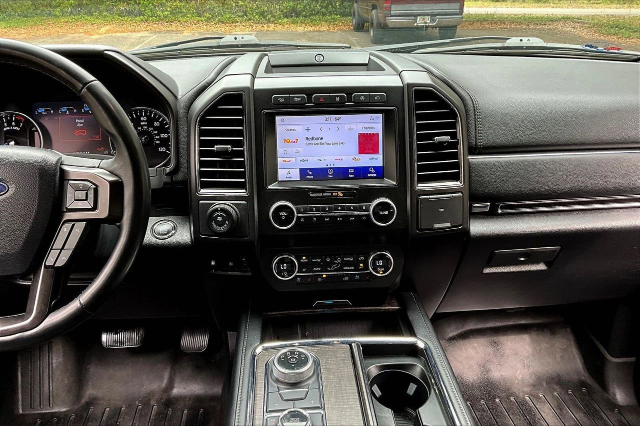 Used 2021 Ford Expedition Max Limited image 9