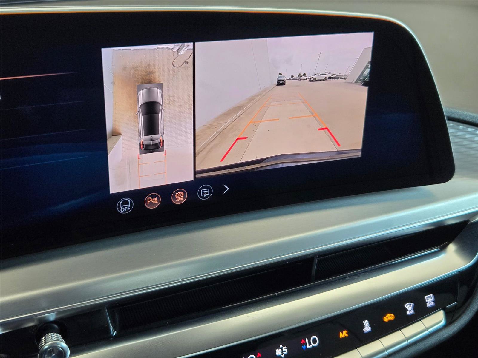 New 2026 Cadillac Lyriq Premium Luxury AWD/4WD image 20