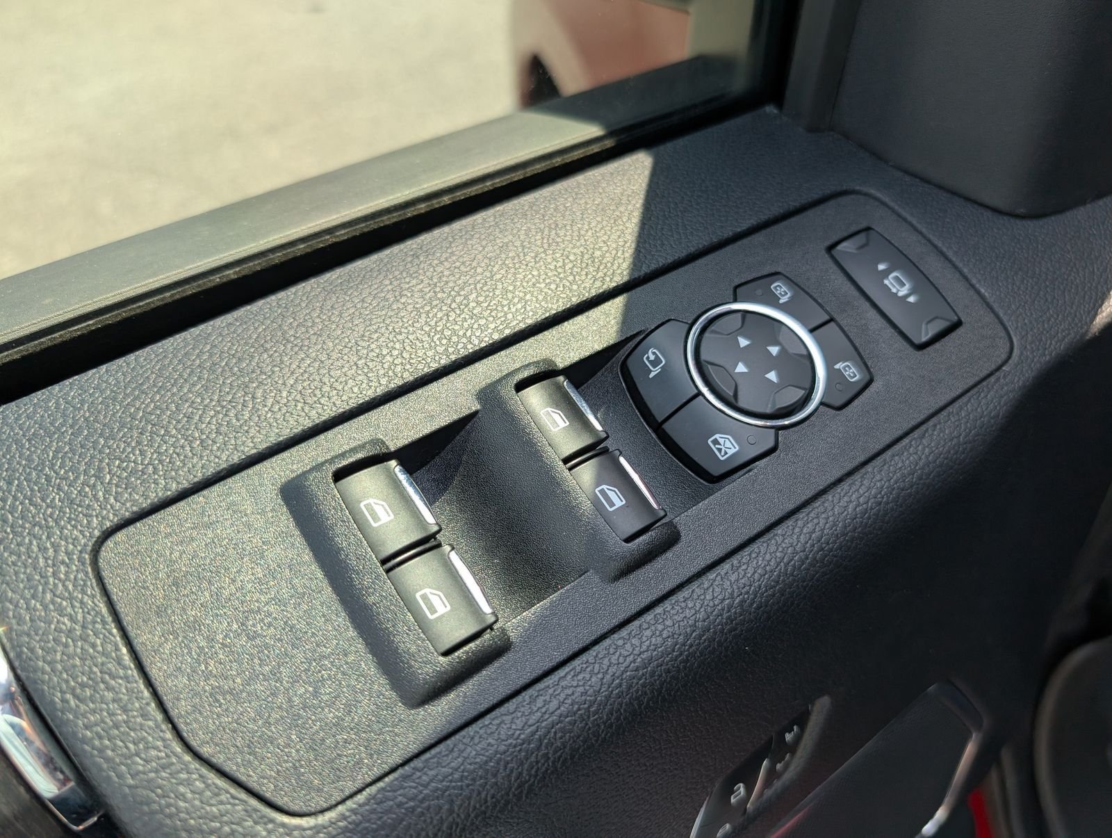 Used 2020 Ford F250 Lariat w/ Lariat Value Package AWD/4WD image 16