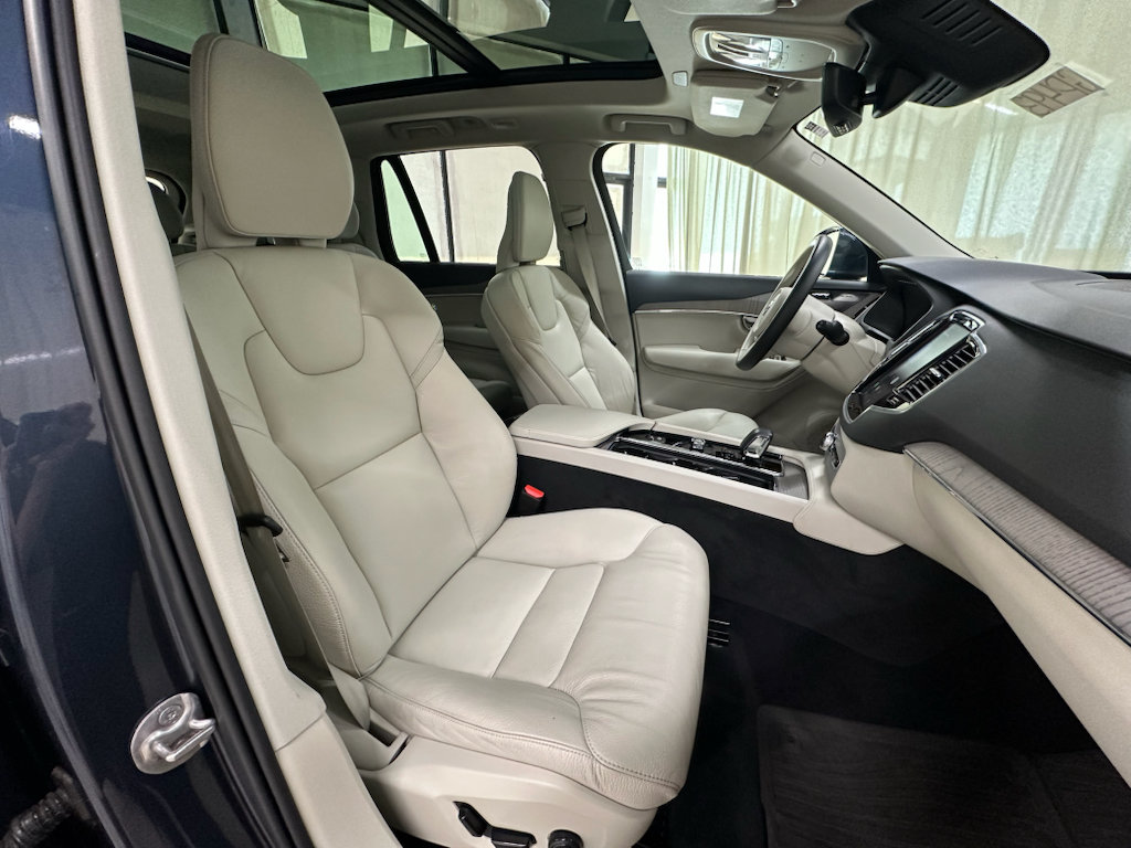 Used 2025 Volvo XC90 T8 Plus w/ Protection Package Premier AWD/4WD image 16