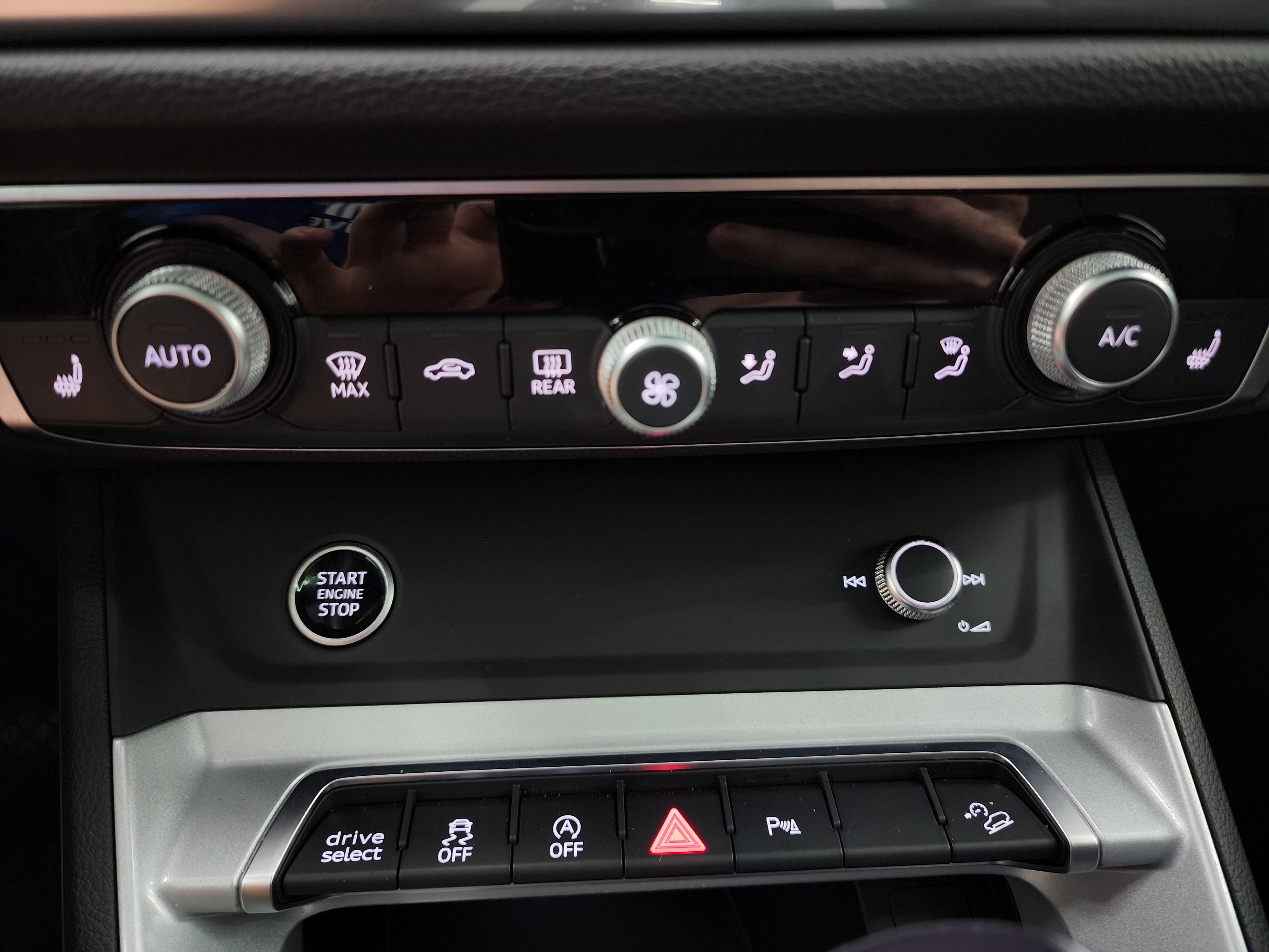 Used 2023 Audi Q3 2.0T Premium image 48