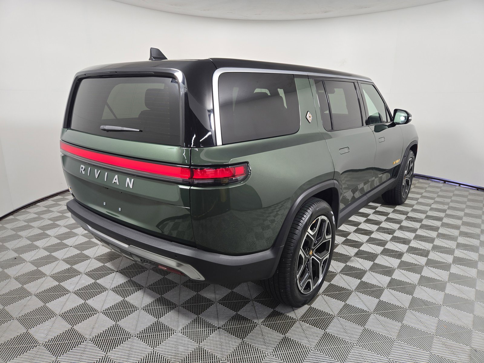 Used 2022 Rivian R1S Launch Edition image 5