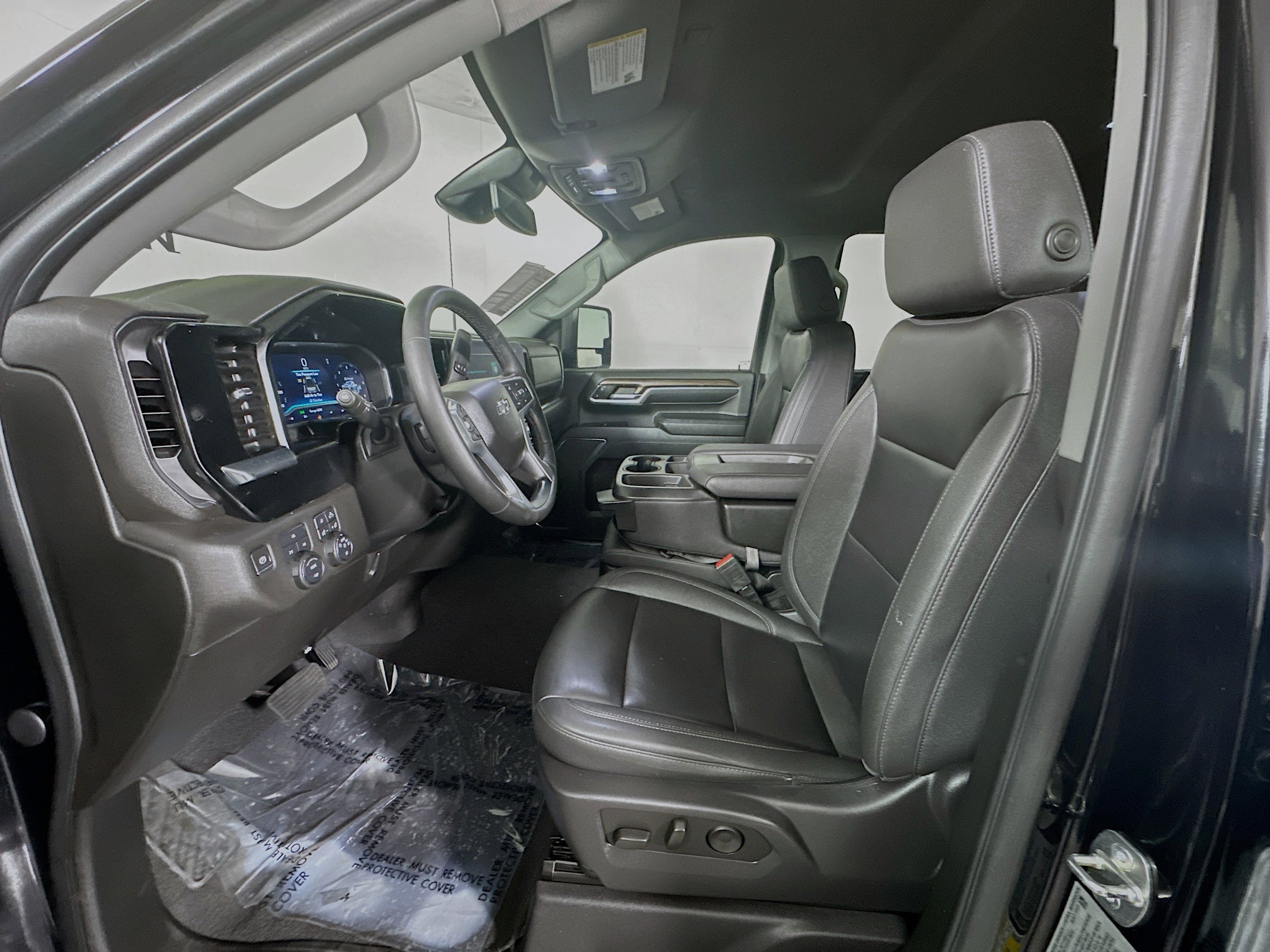 Used 2024 Chevrolet Silverado 2500 LT w/ Midnight Edition image 12