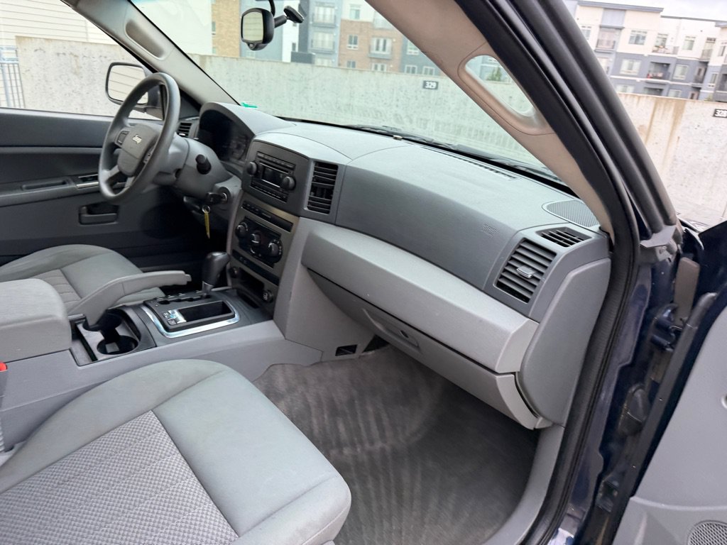 Used 2005 Jeep Grand Cherokee Laredo AWD/4WD image 23