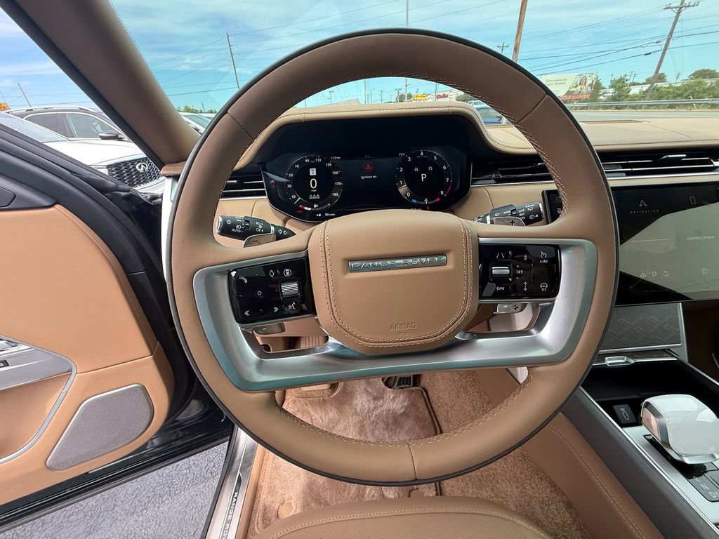 Used 2026 Land Rover Range Rover SV AWD/4WD image 16